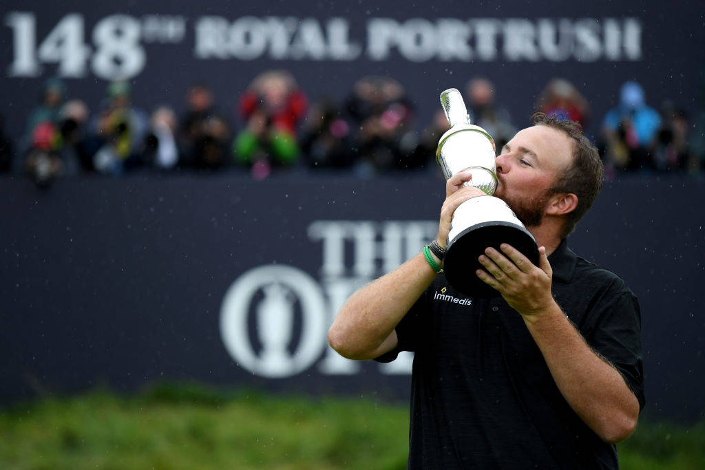 Shane Lowry kissing the Claret Jug